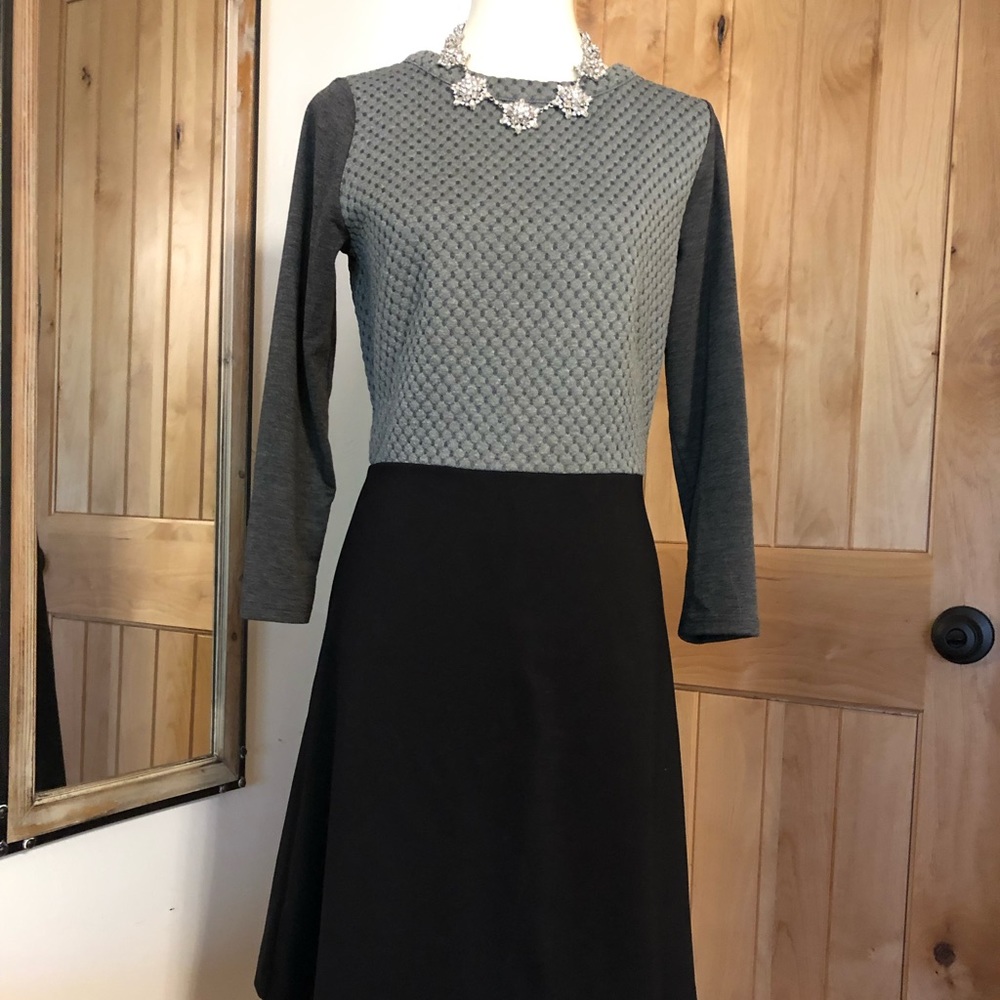 Classic color-block LOFT dress